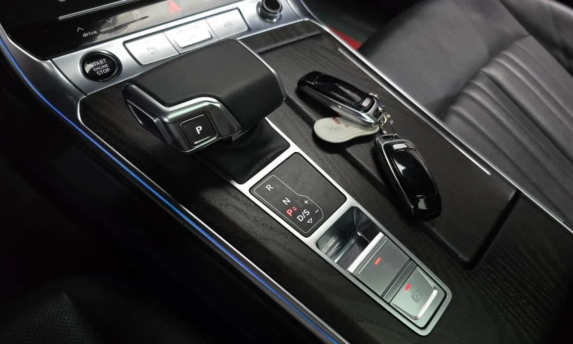 Audi A6 — фото 7