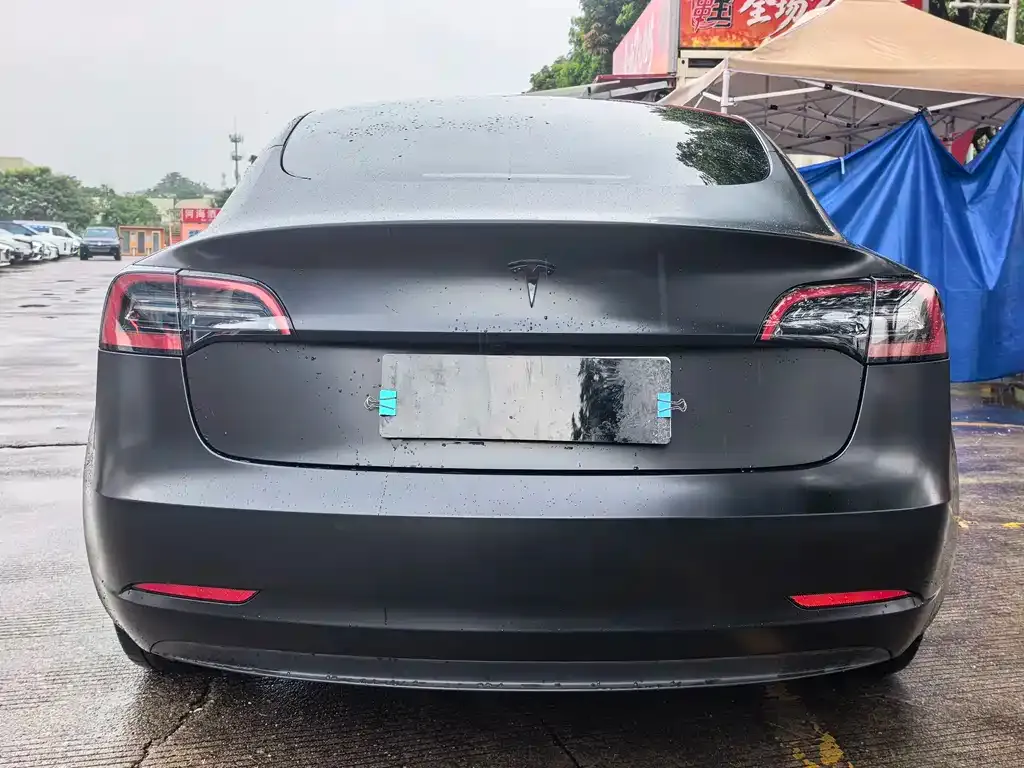Tesla Model 3 — фото 2