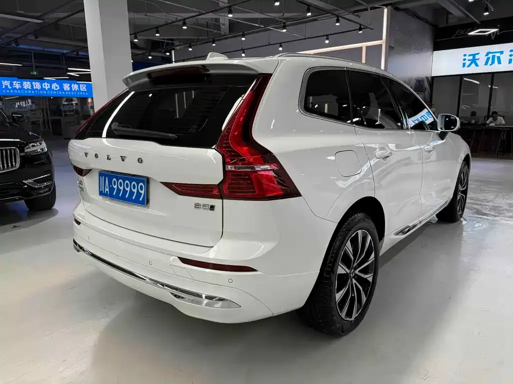 Volvo XC60 — фото 5
