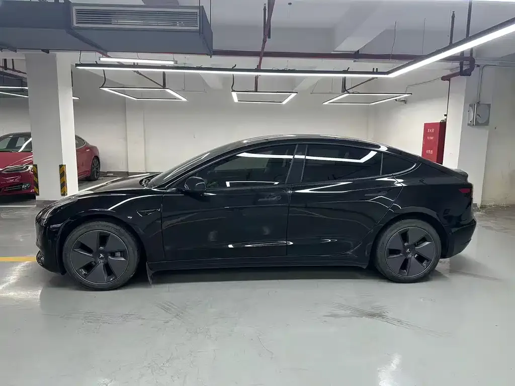 Tesla Model 3 — фото 2