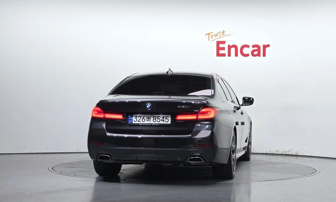 BMW 5-Series — фото 6