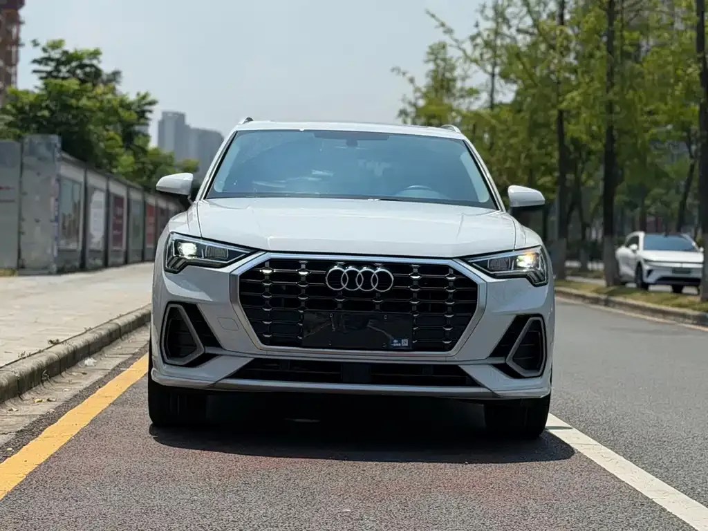 Audi Q3 — фото 10