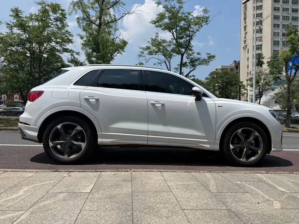 Audi Q3 — фото 6