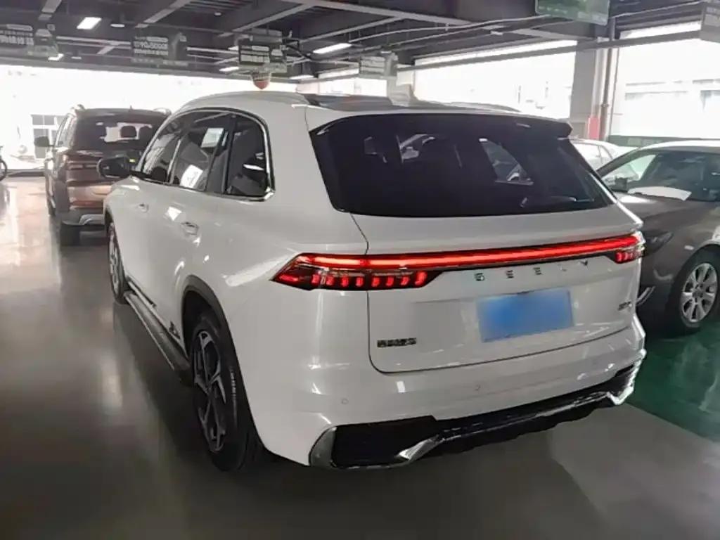 Geely Xingyue L — фото 10
