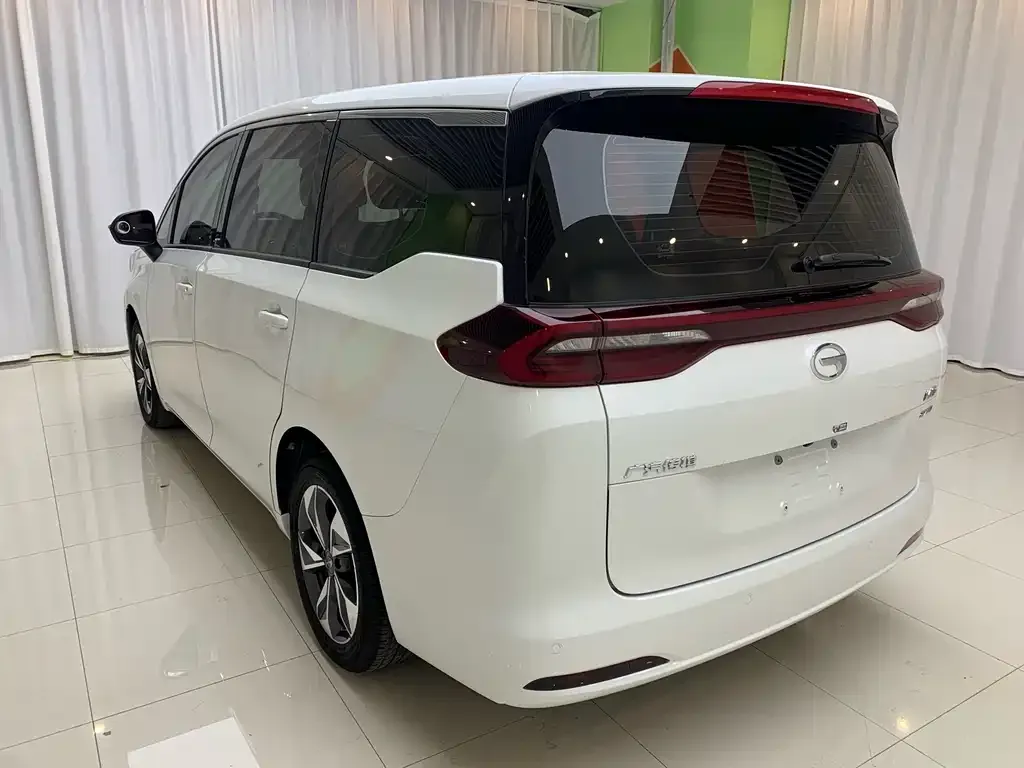 GAC Motor Trumpchi M6 — фото 10