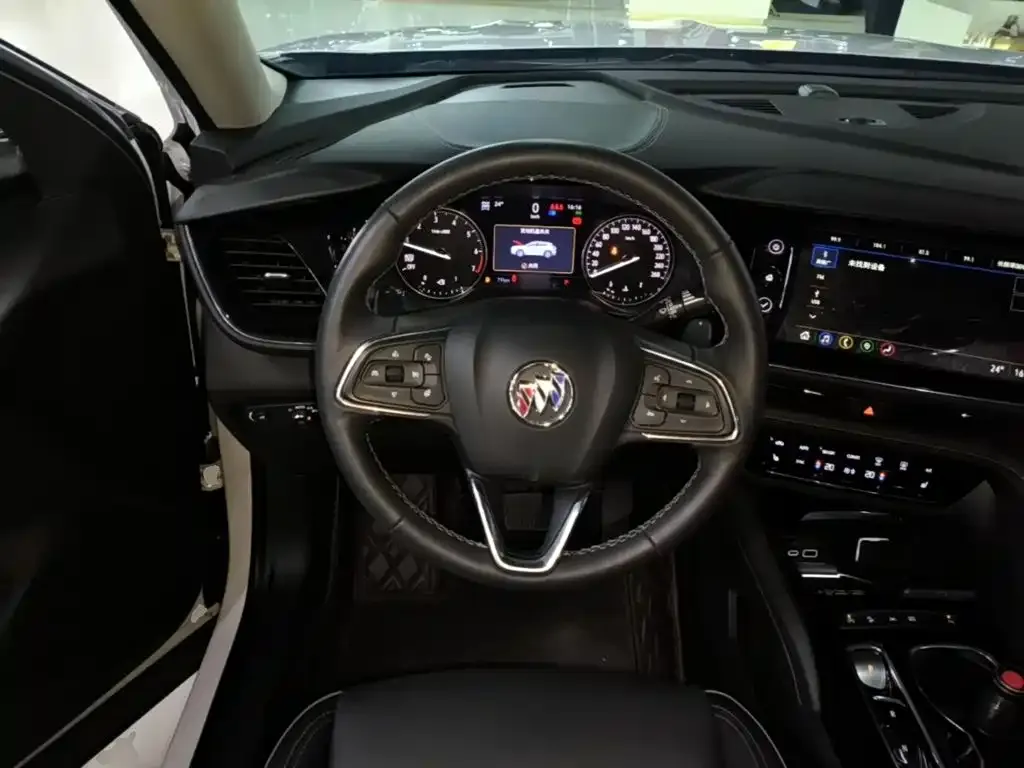 Buick Envision Plus — фото 4