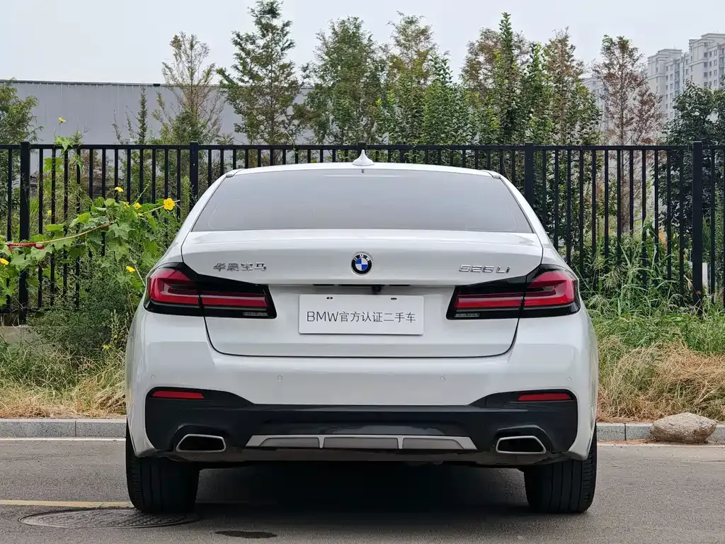 BMW 5 Series — фото 10