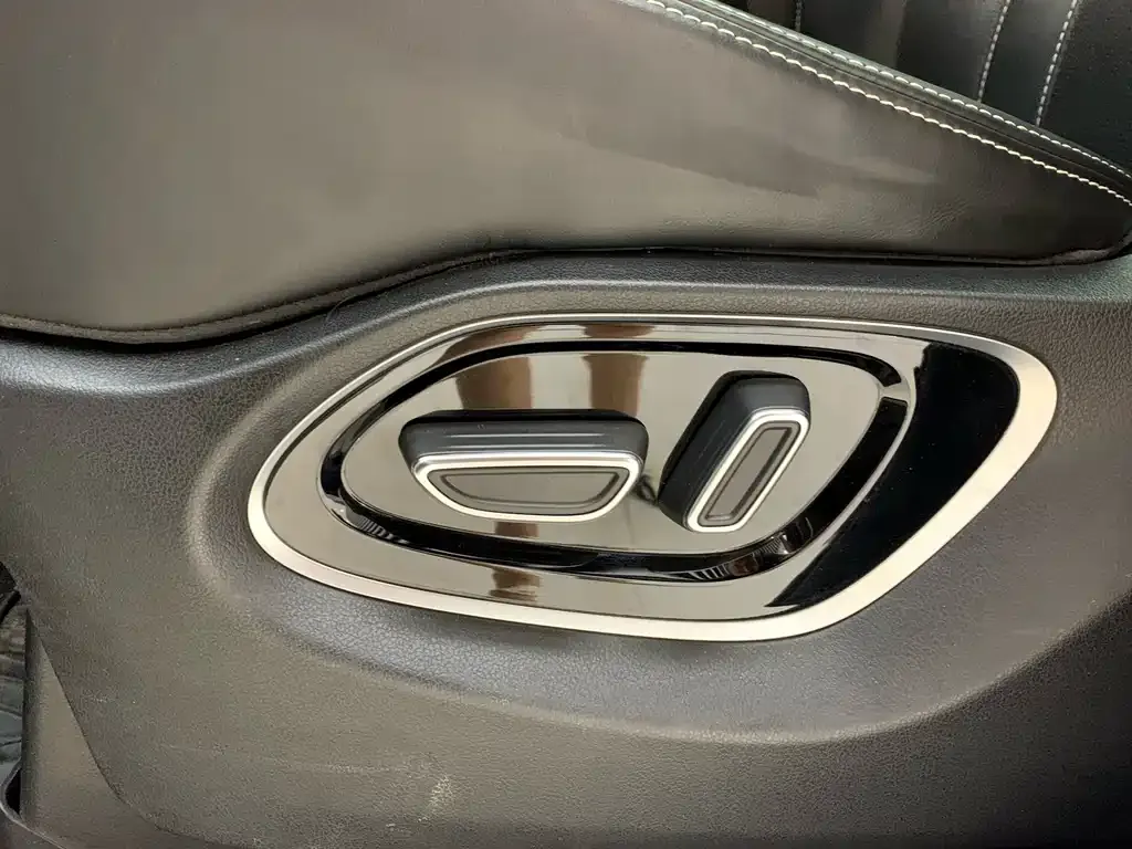 GAC Motor Trumpchi M6 — фото 3