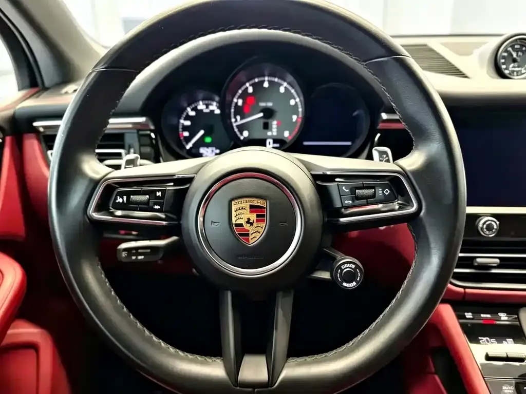 Porsche Macan — фото 9