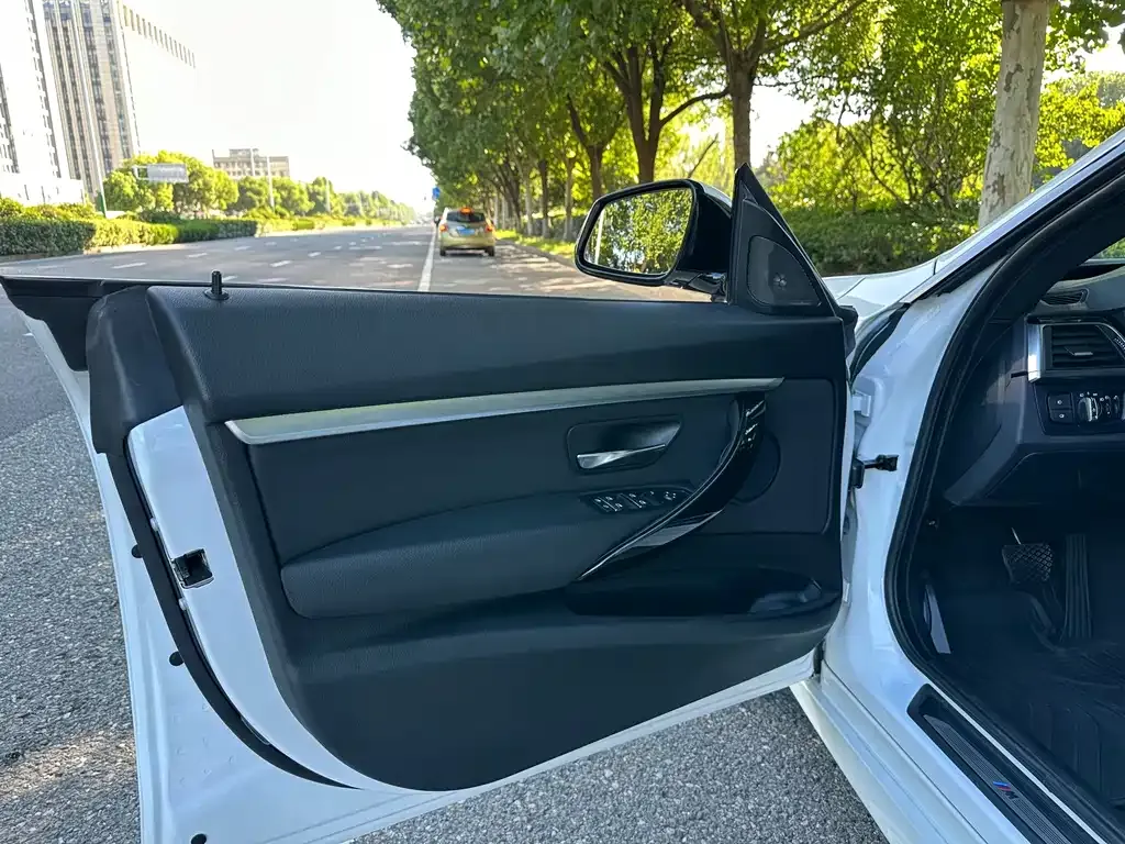 BMW 3 Series GT — фото 3