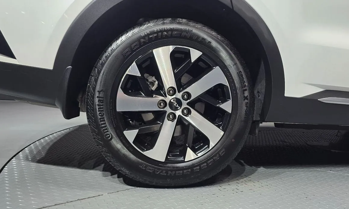 Kia Sorento — фото 9