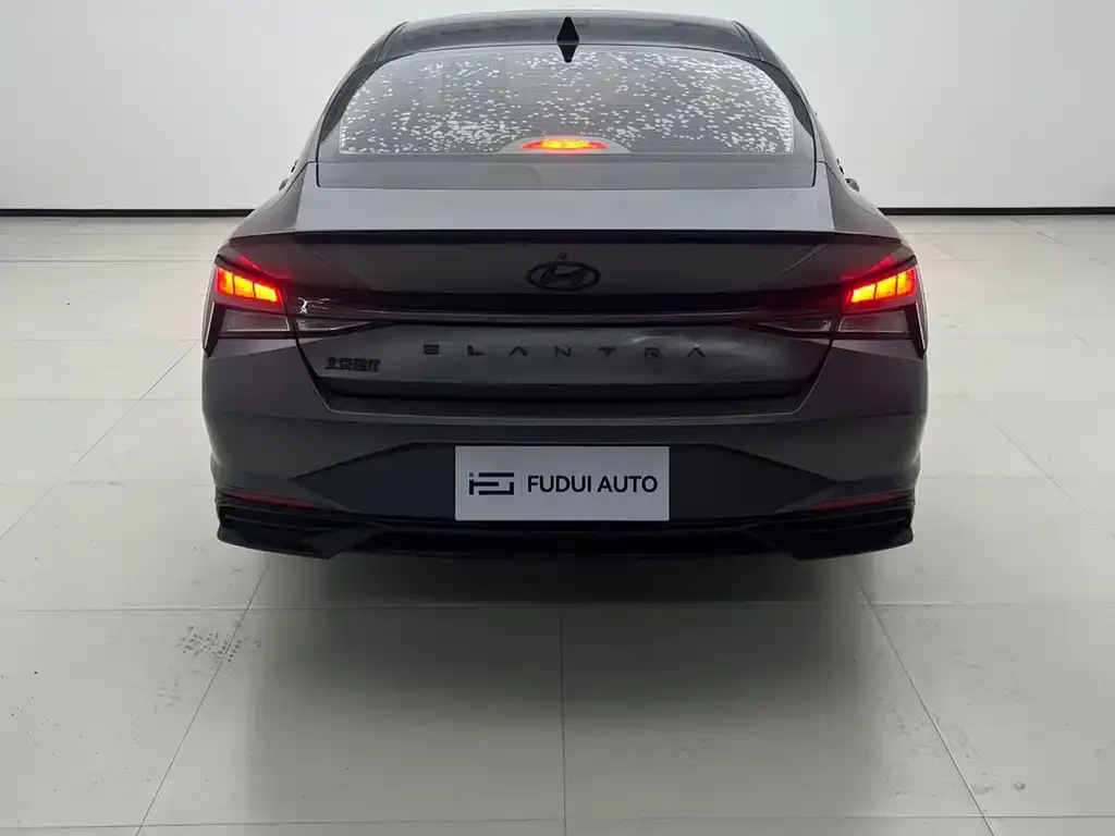 Hyundai Elantra — фото 4