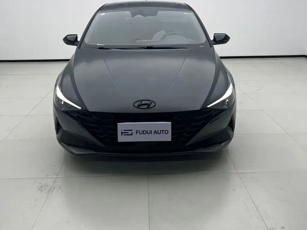 Hyundai Elantra — фото 3
