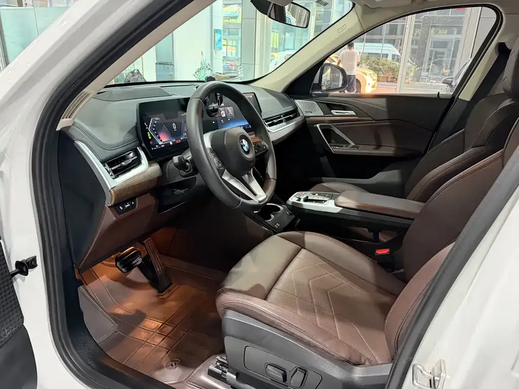 BMW X1 — фото 10