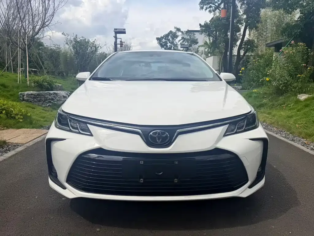 Toyota Corolla — фото 4