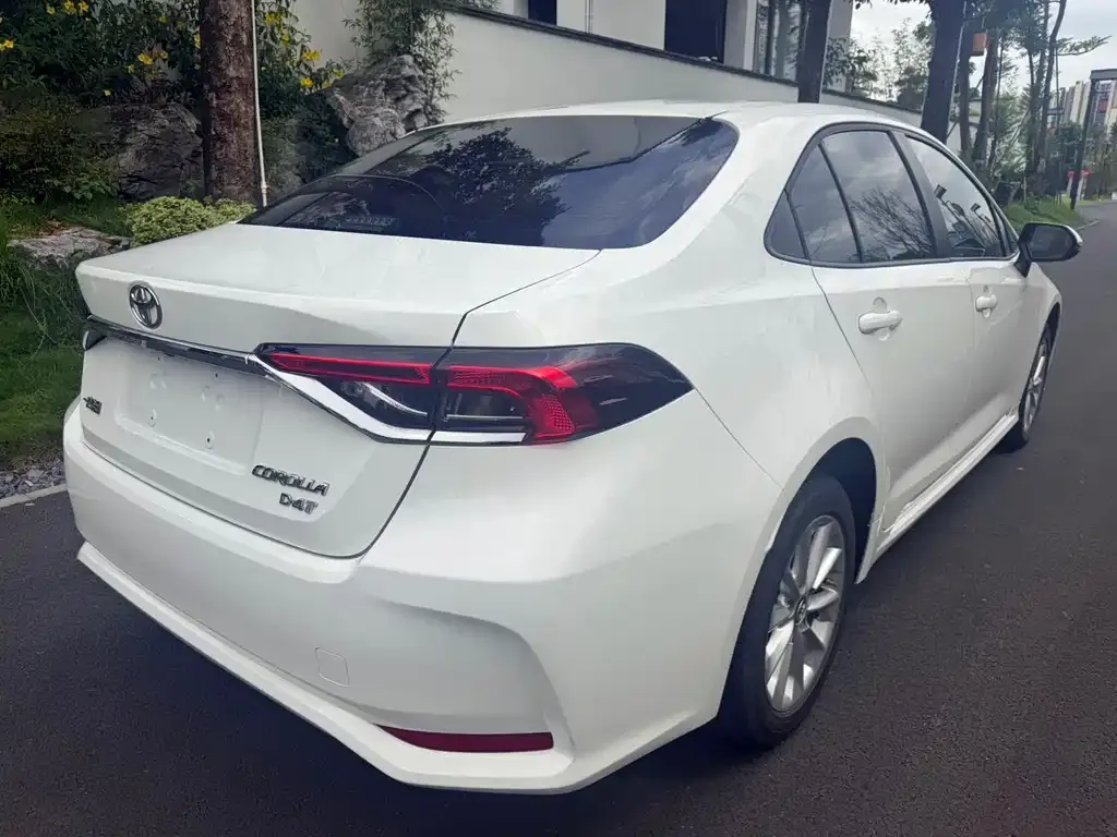 Toyota Corolla — фото 3