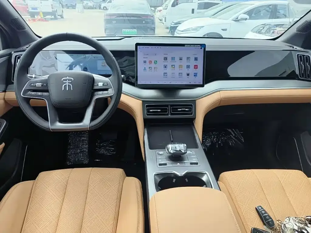 BYD L DM-i — фото 8