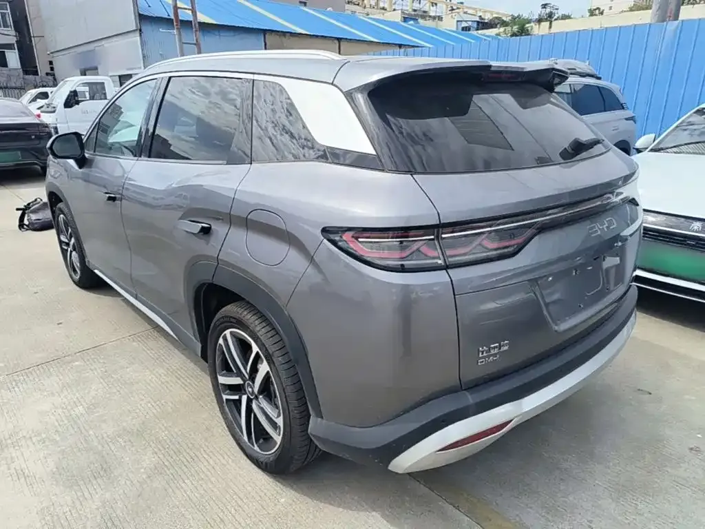 BYD L DM-i — фото 10