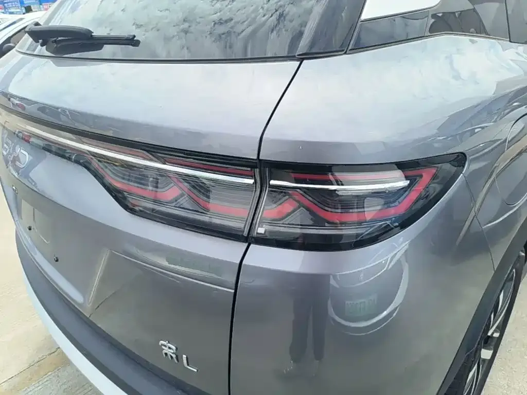 BYD L DM-i — фото 4