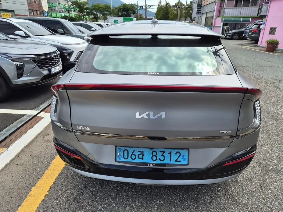 Kia EV6 — фото 8