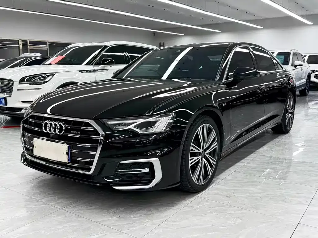 Audi A6L — фото 1