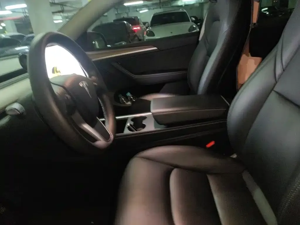 Tesla Model Y — фото 7