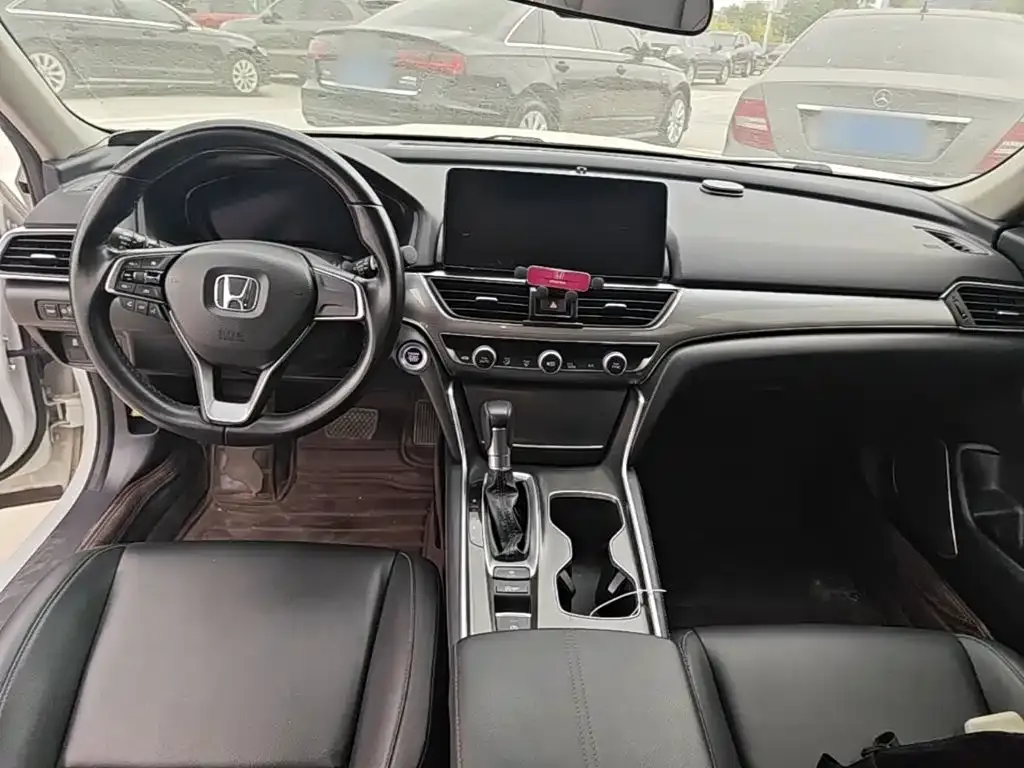 Honda Accord — фото 5
