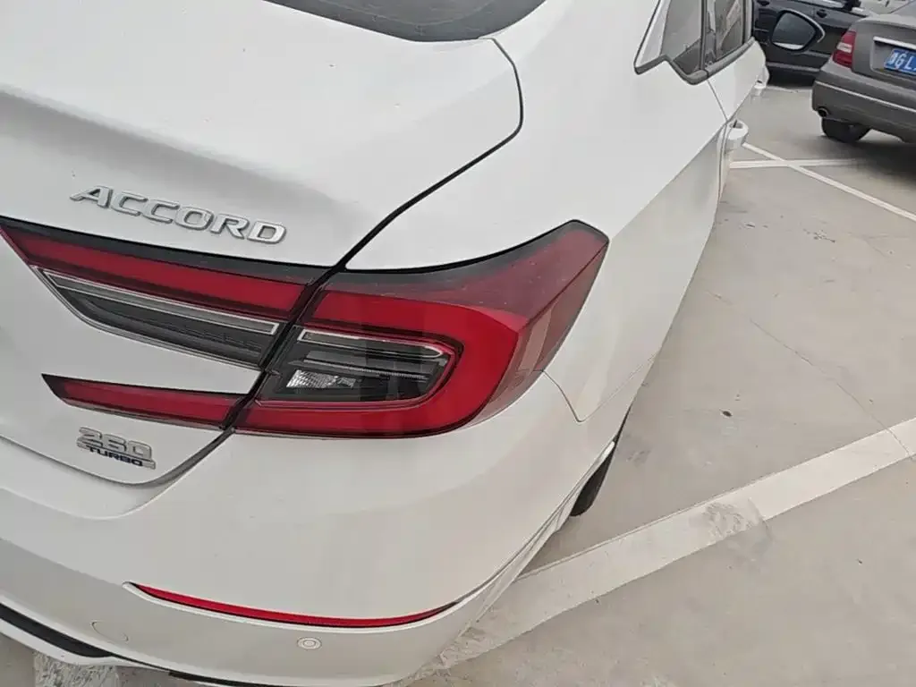 Honda Accord — фото 3