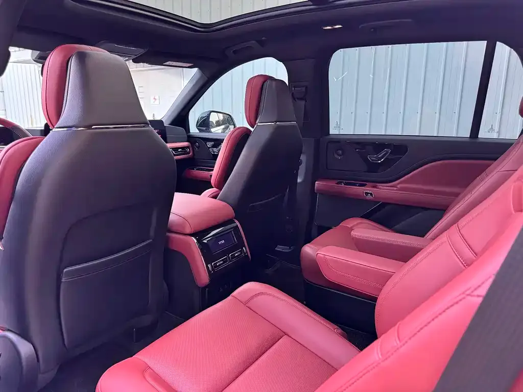 Lincoln Aviator — фото 10