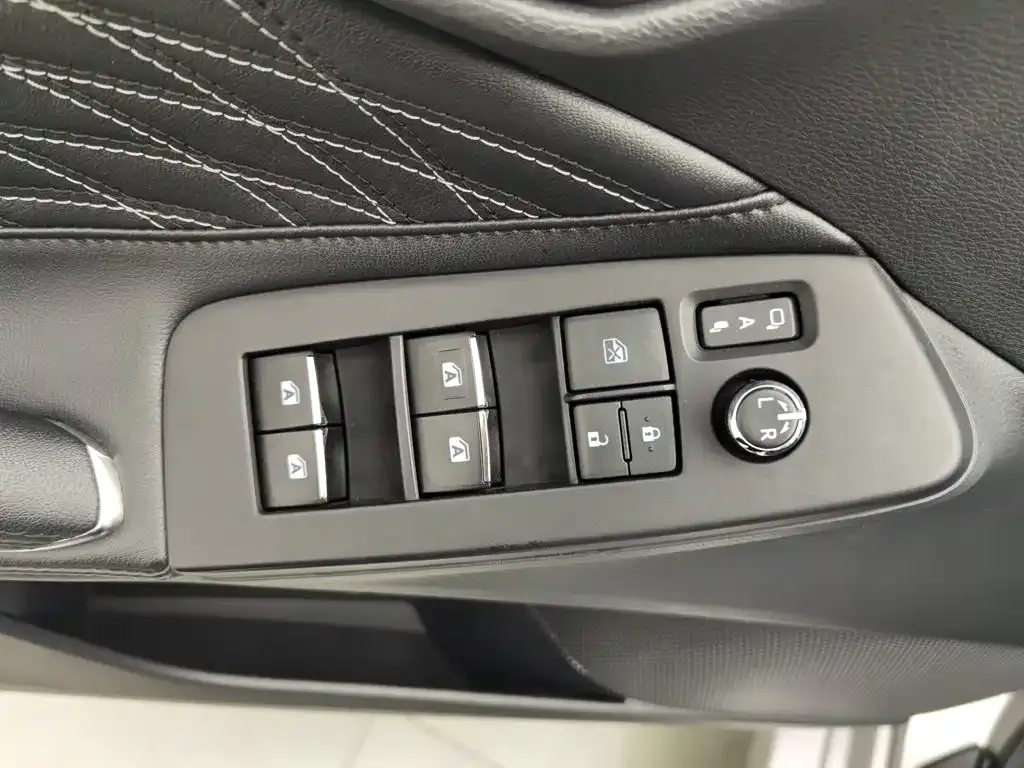 Toyota Avalon — фото 10
