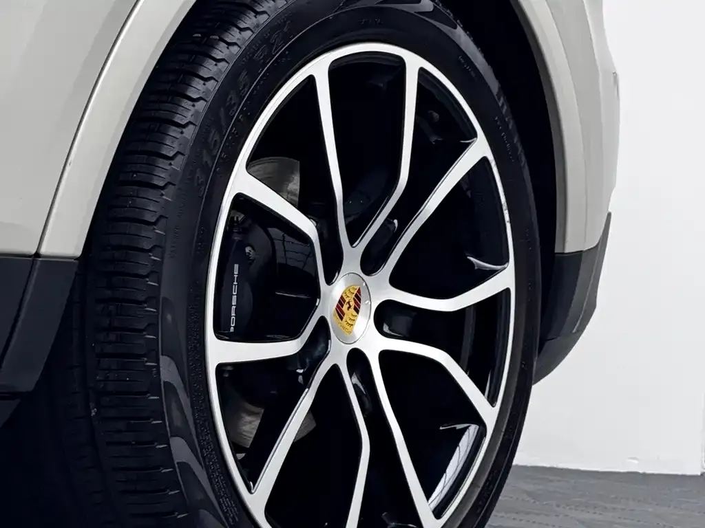 Porsche Cayenne — фото 7