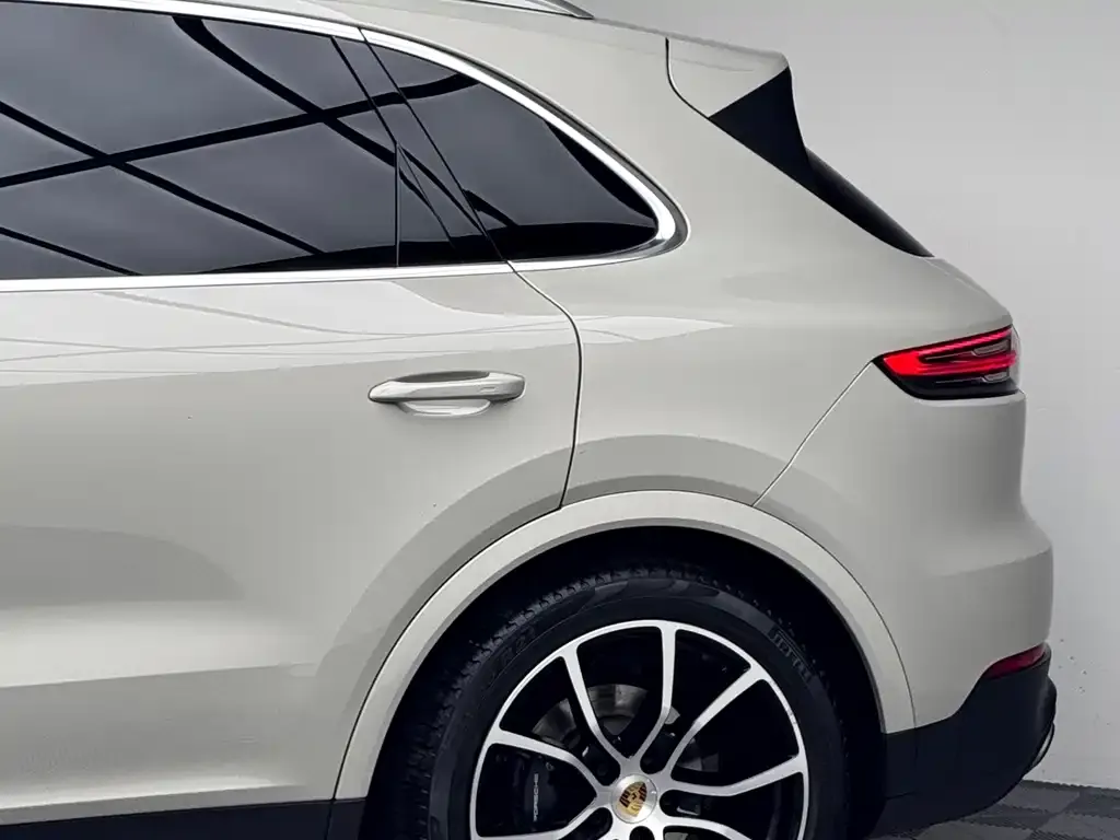 Porsche Cayenne — фото 3
