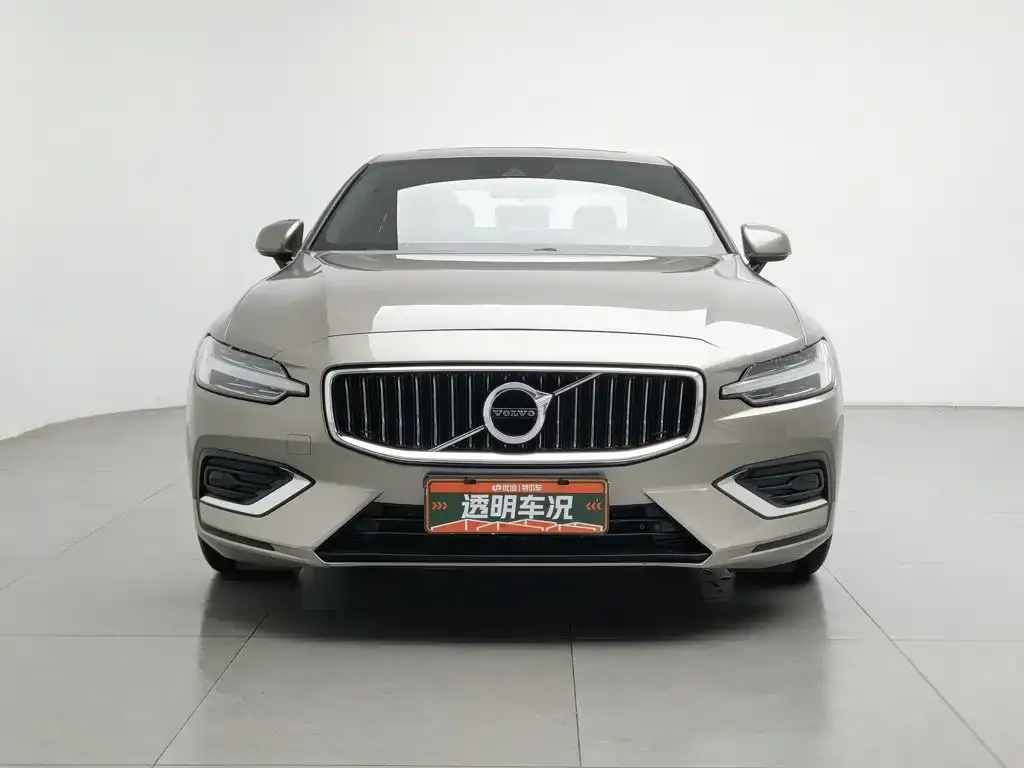 Volvo S60 — фото 9