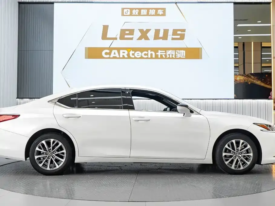 Lexus ES — фото 6