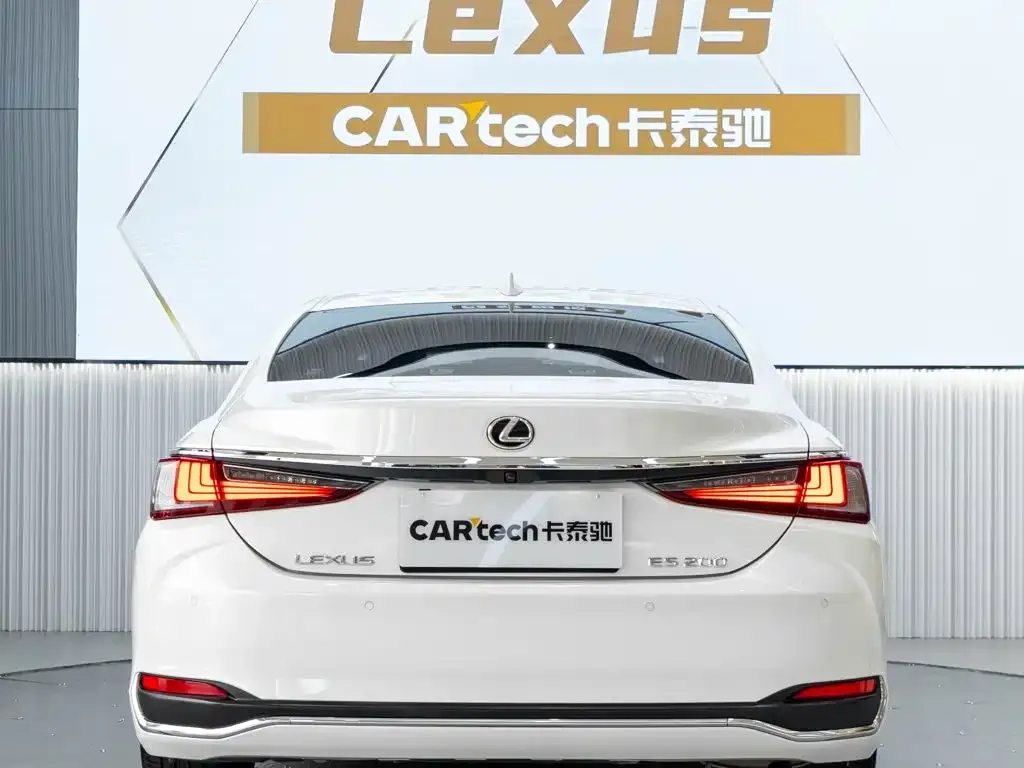 Lexus ES — фото 4