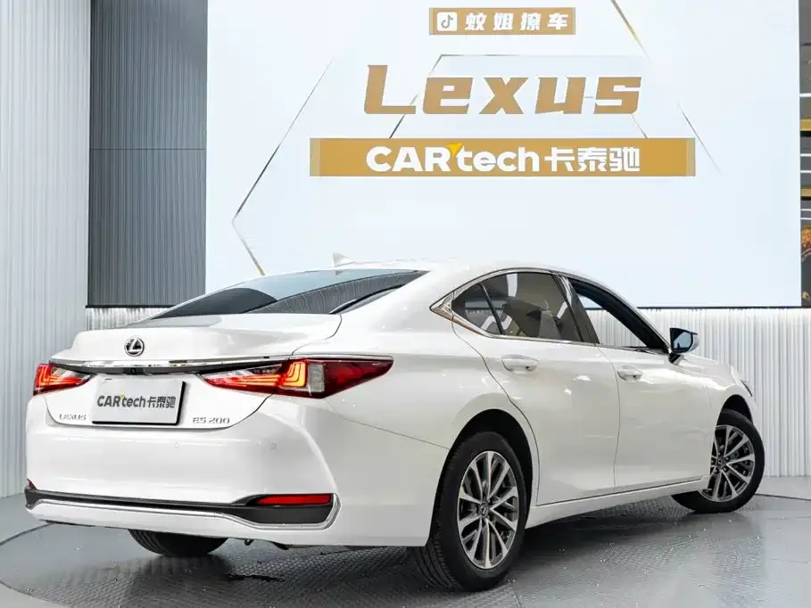 Lexus ES — фото 10