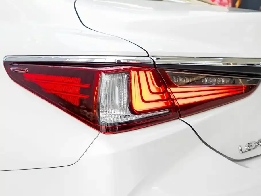 Lexus ES — фото 2