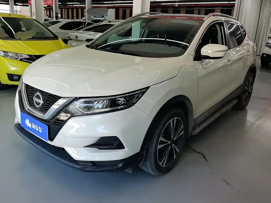 Nissan Qashqai — фото 1