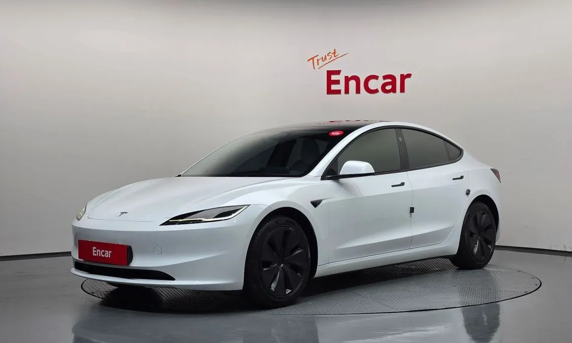 Tesla Model 3 — фото 1