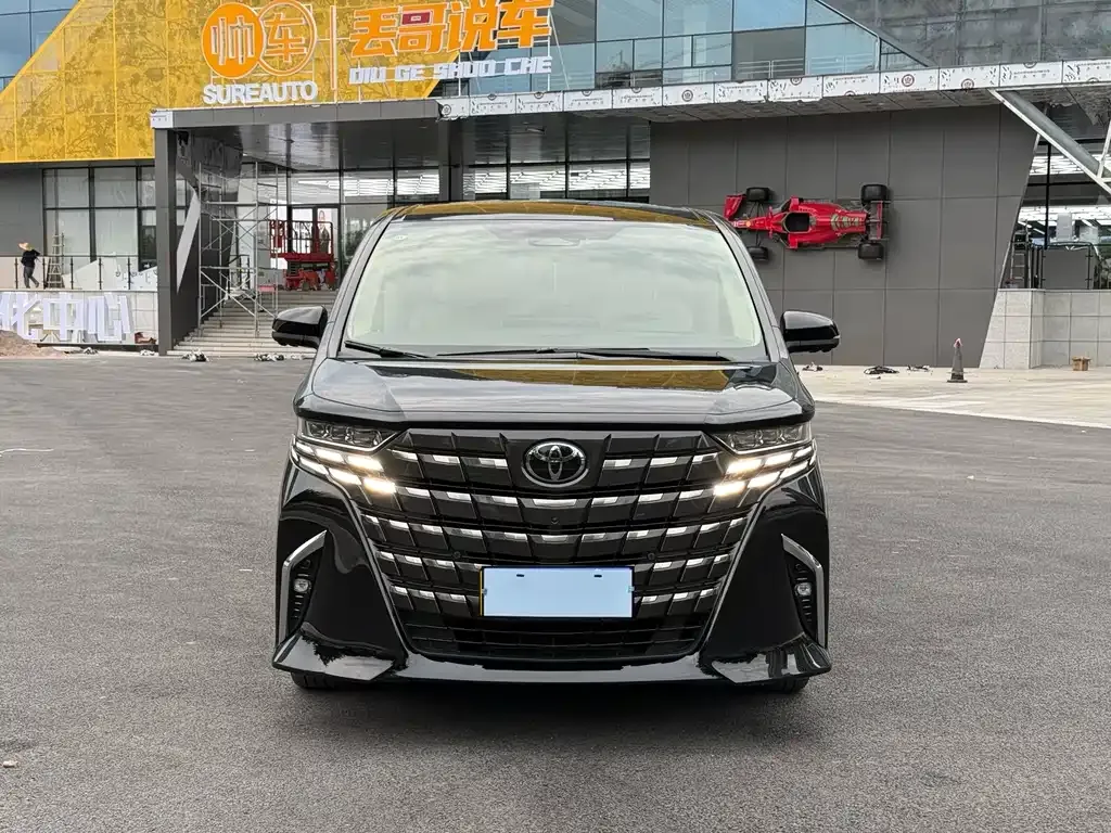 Toyota Alphard — фото 6