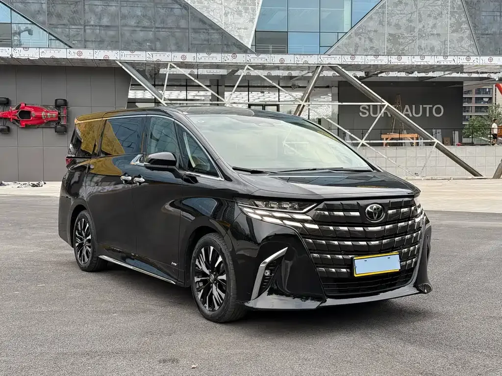 Toyota Alphard — фото 4