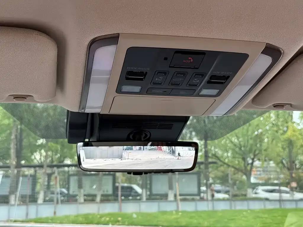 Toyota Alphard — фото 3