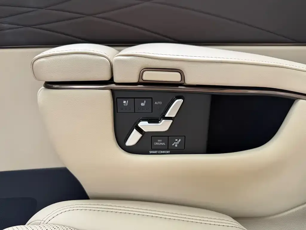 Toyota Alphard — фото 2