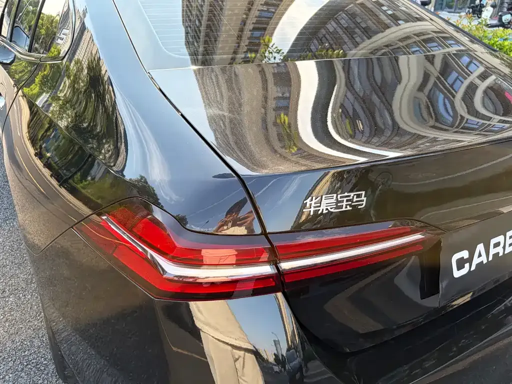 BMW 5 Series — фото 10