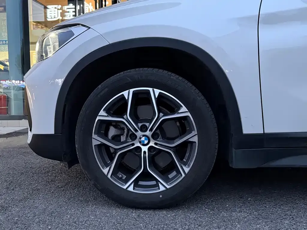 BMW X1 — фото 3