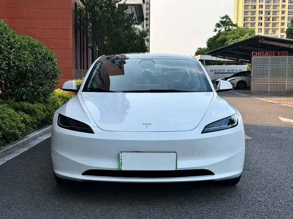 Tesla Model 3 — фото 6