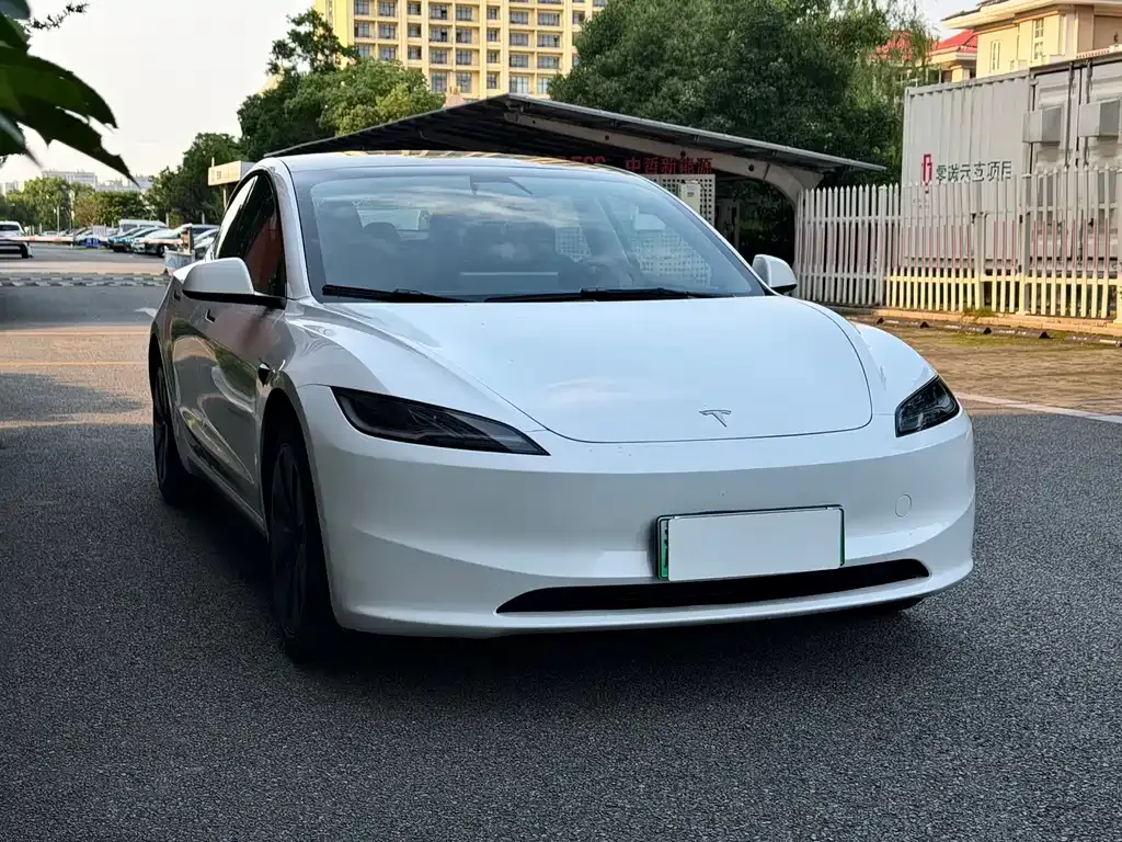 Tesla Model 3 — фото 9