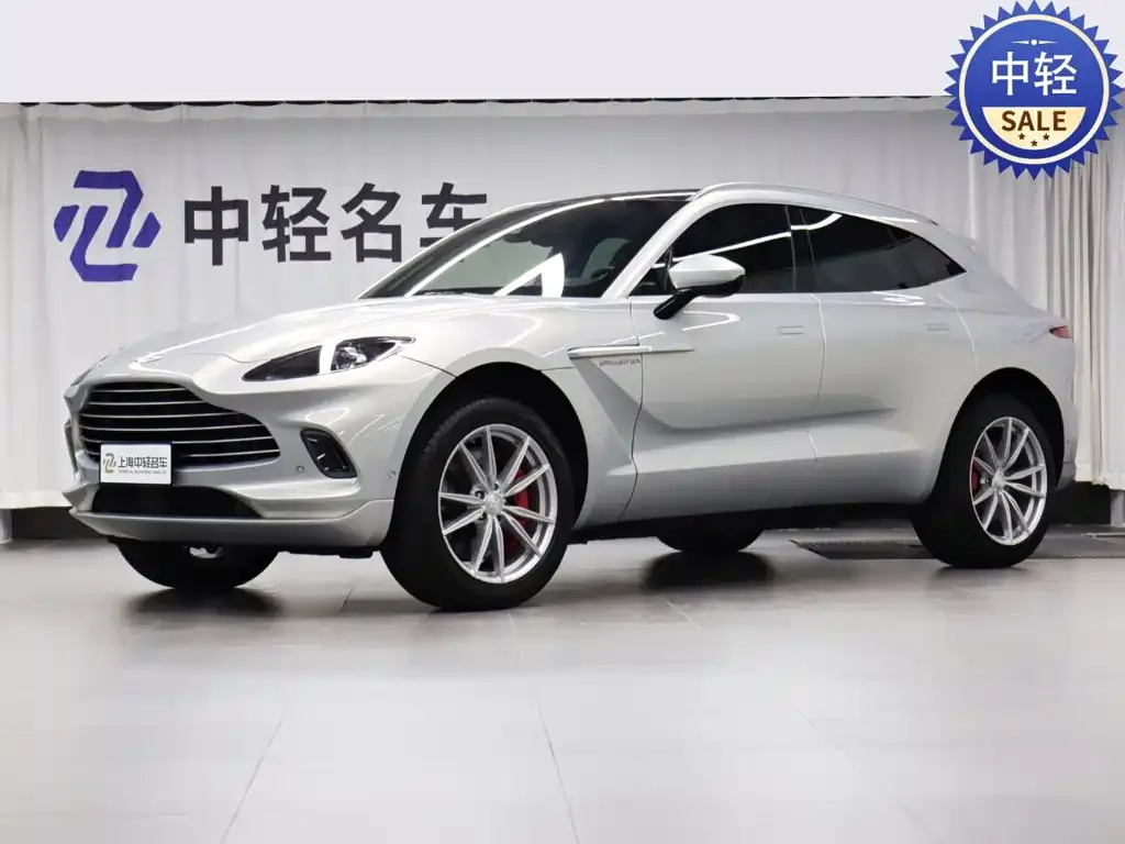 Aston Martin DBX — фото 1