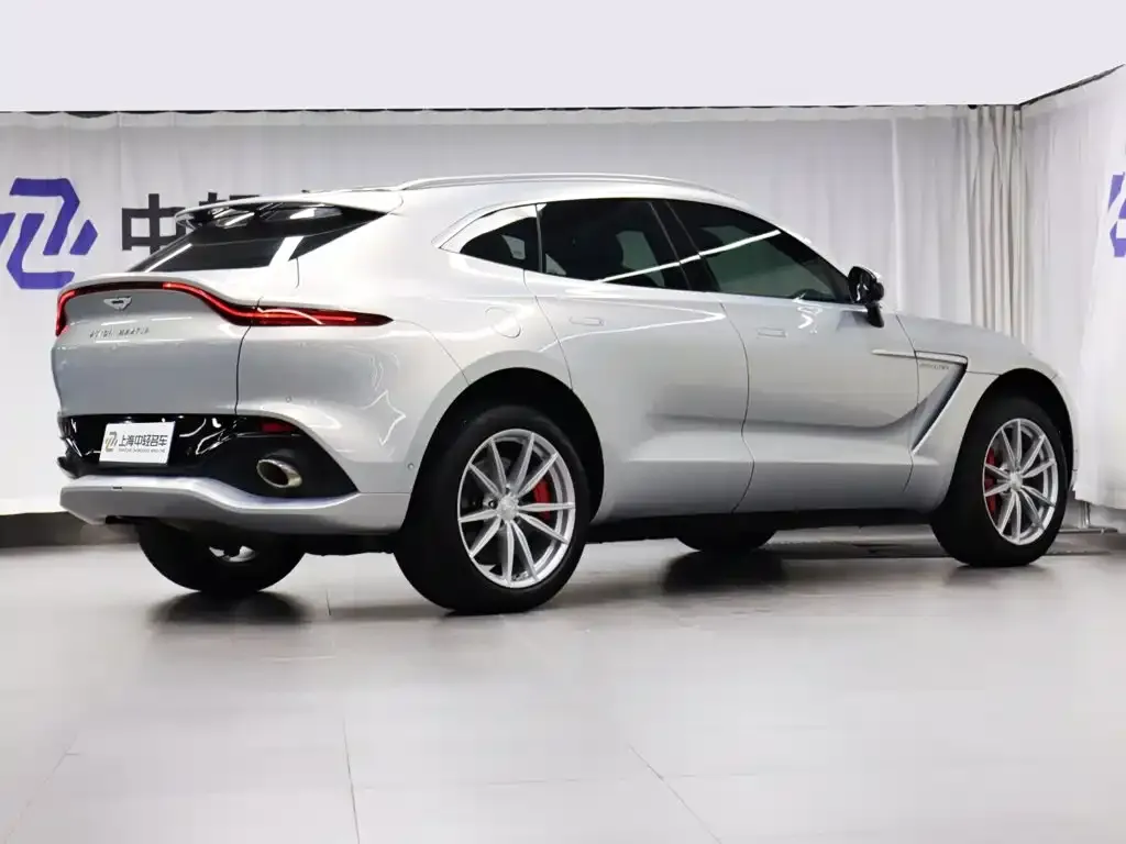 Aston Martin DBX — фото 2
