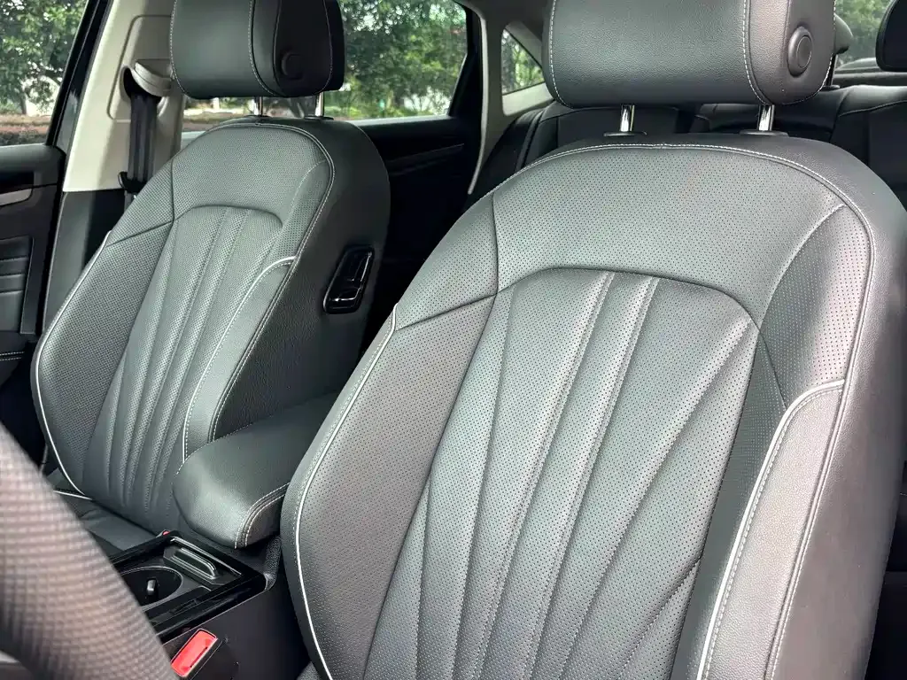 Volkswagen Passat — фото 7